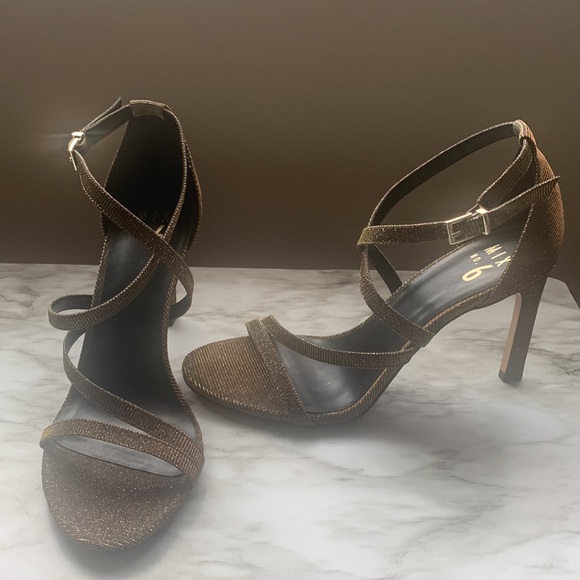 Gold heel, size 9, like new condition, - Picture 3 of 6